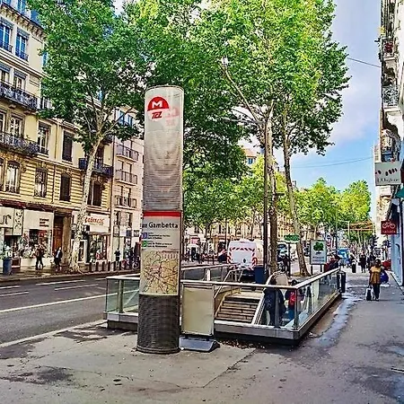 Stop Chez M Style # Qualité # Confort # Simplicité Appartement Lyon